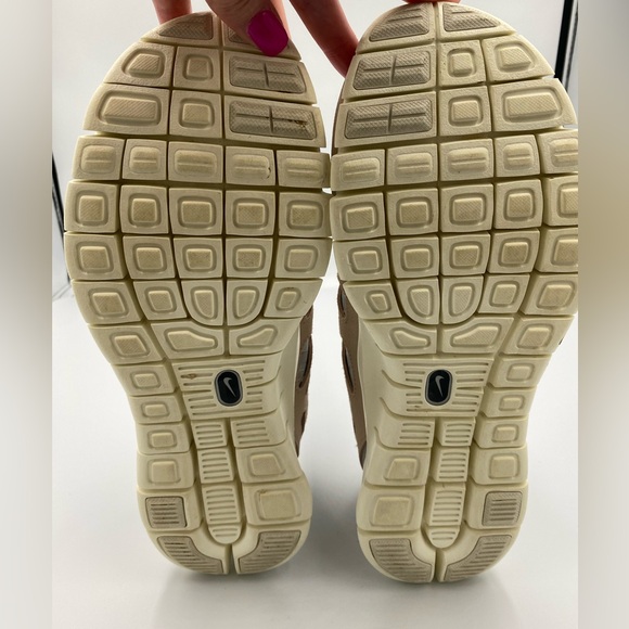 Nike Free Run 2 Running Shoes in Wolf Gray Fossil Stone - Picture 2 of 5